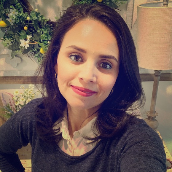 Meet your Posher, Luisa - Picture 1 of 3